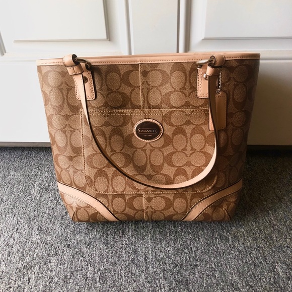 Coach purse - Picture 1 of 5